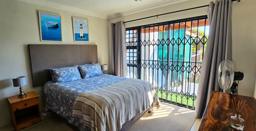 6 Bedroom Property for Sale in Franskraal Western Cape